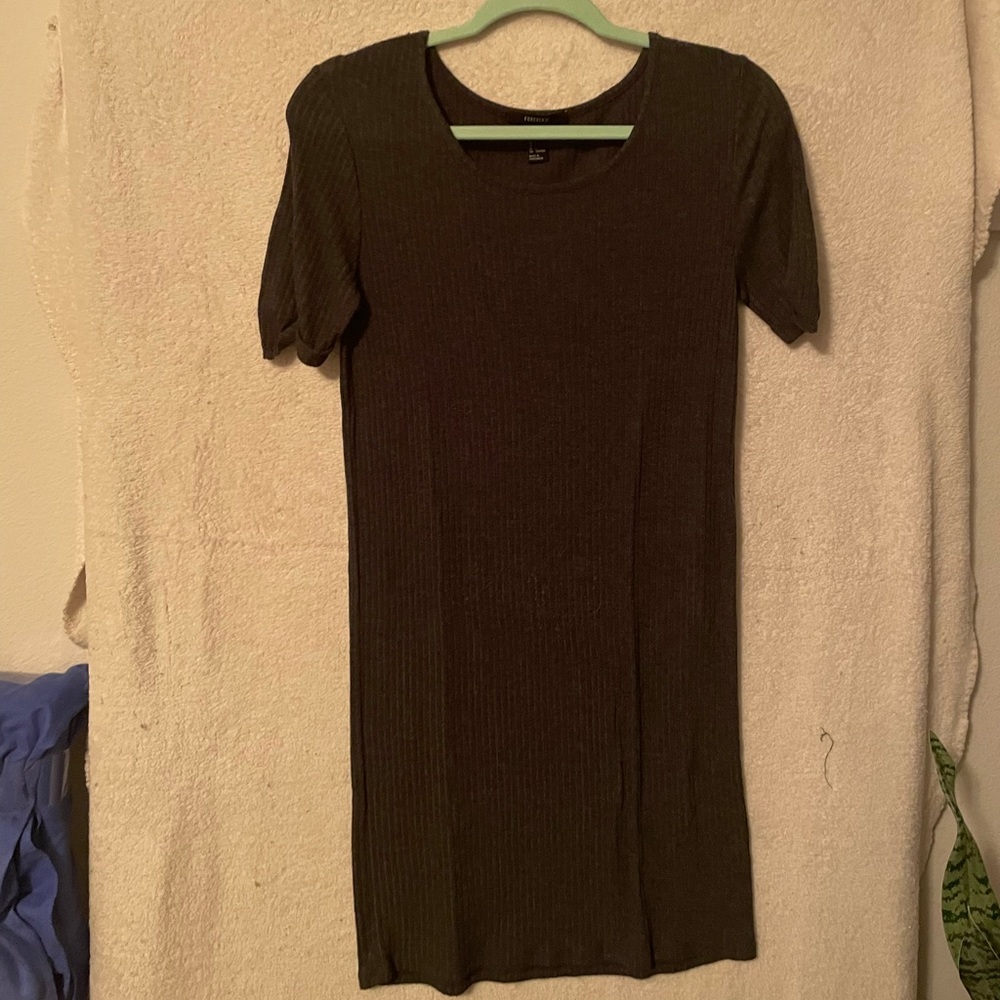 Super cute light sweater material dress